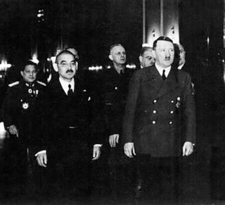 ドイツ総統府でアドルフ・ヒトラーとの会談に臨む日本政府