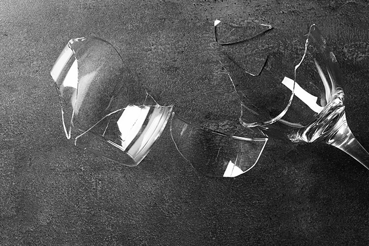 サイン⑥：身の周りが片付く・物が壊れる