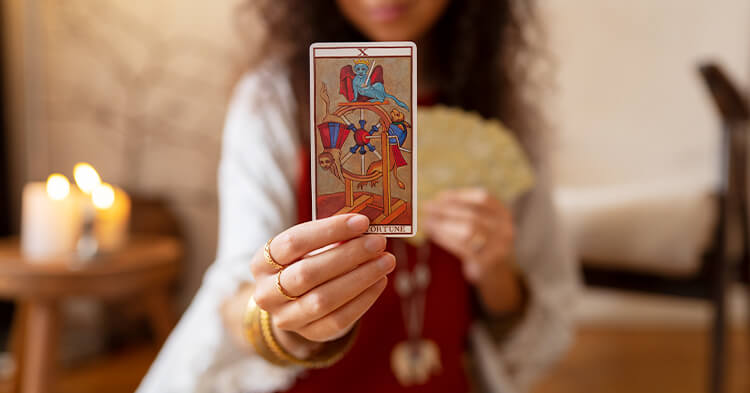 【超基本】タロット占いとは？