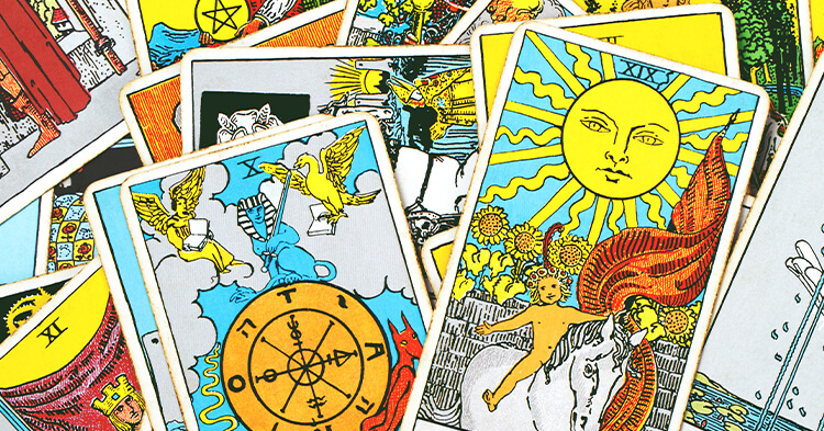 無意識の『原因』と『答え』を映し出す鏡としてのタロット