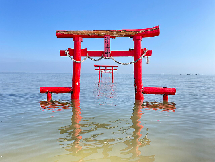 満潮時の大魚神社 海中鳥居