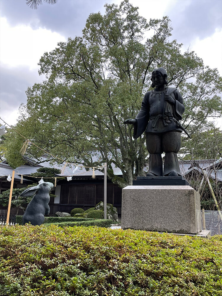出雲大社の境内にある『御慈愛の御神像』　その2