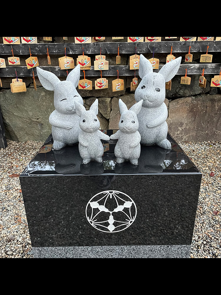 出雲大社の境内にあるウサギの石像 その3